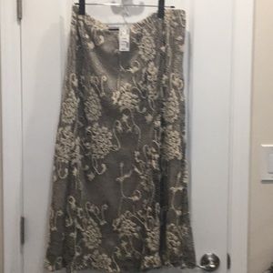 Avenue Lace Skirt, size 14-16, NWT